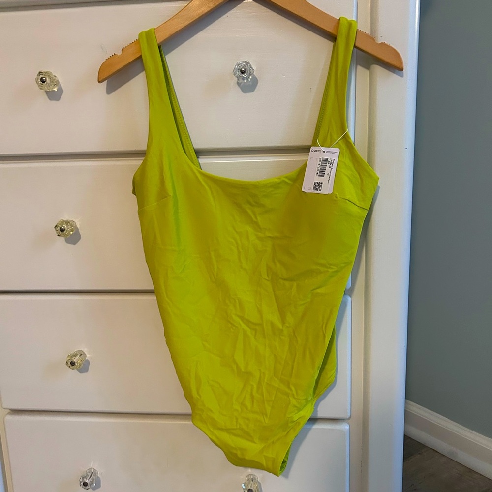 NWT lululemon Waterside scoop one-piece bathing suit in Yellow Serpetine sz 10